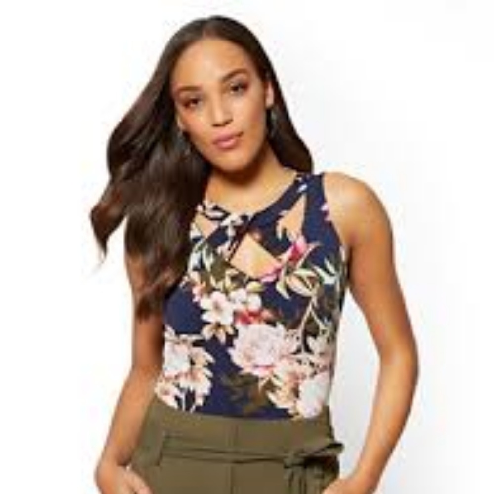 NY&CO Cutout sleeveless floral top 2X